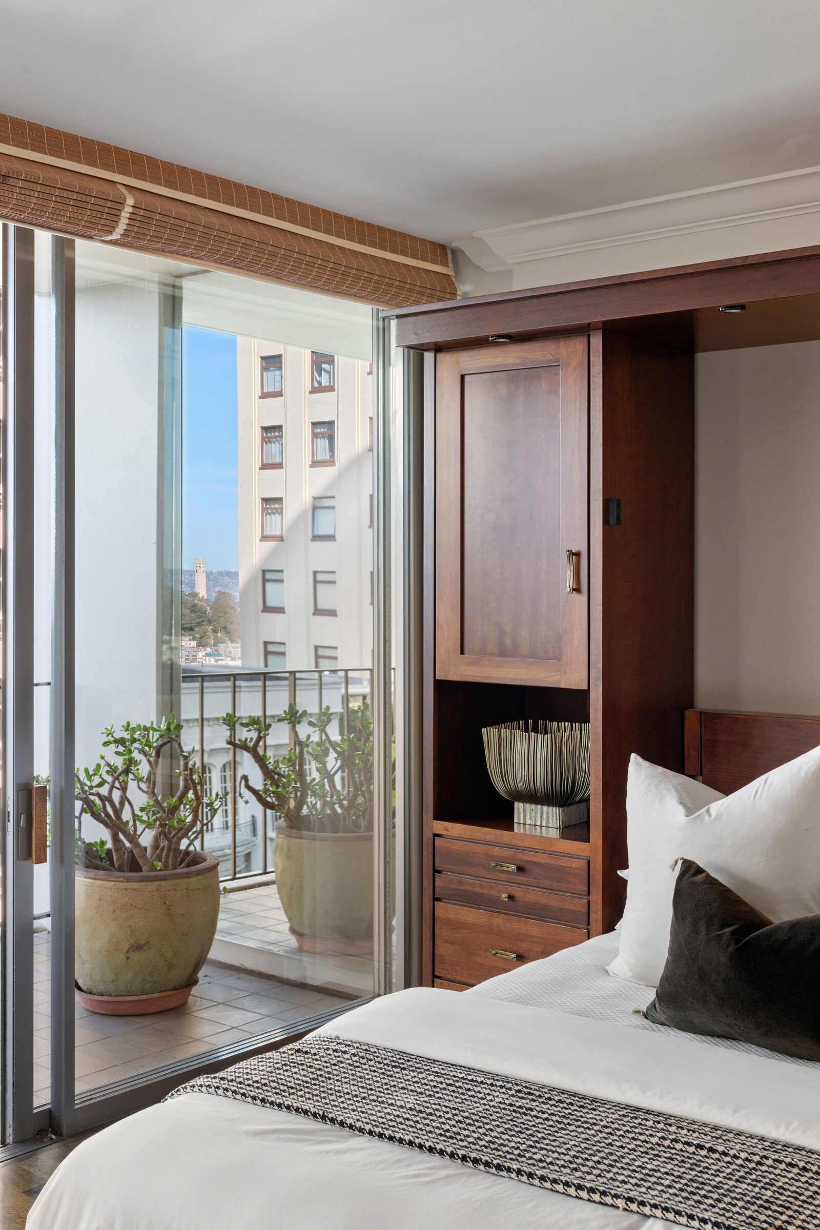 Built-in office and second bedroom with murphy bed